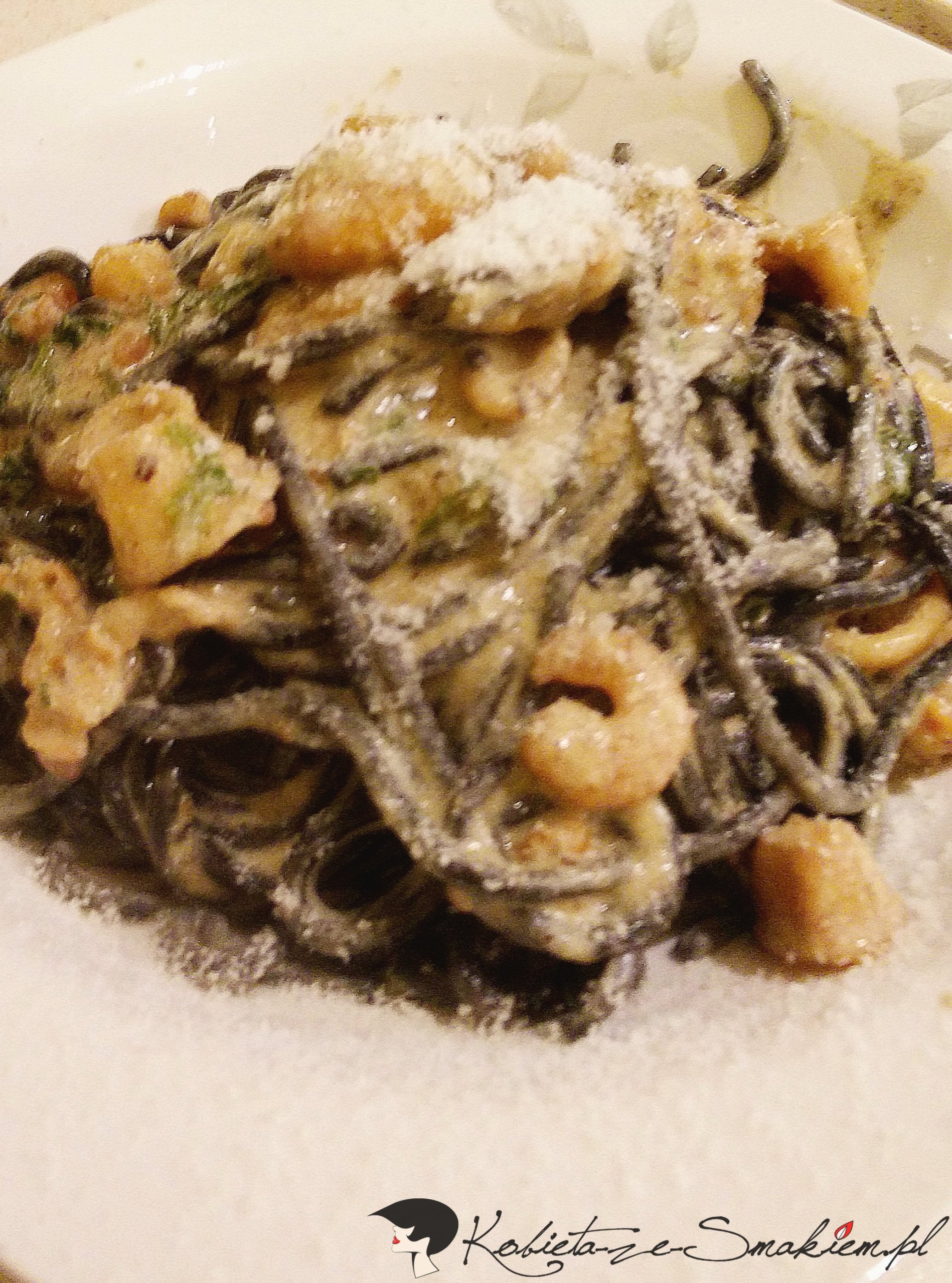 Czarne spaghetti z owocami morza — zdjęcie 2