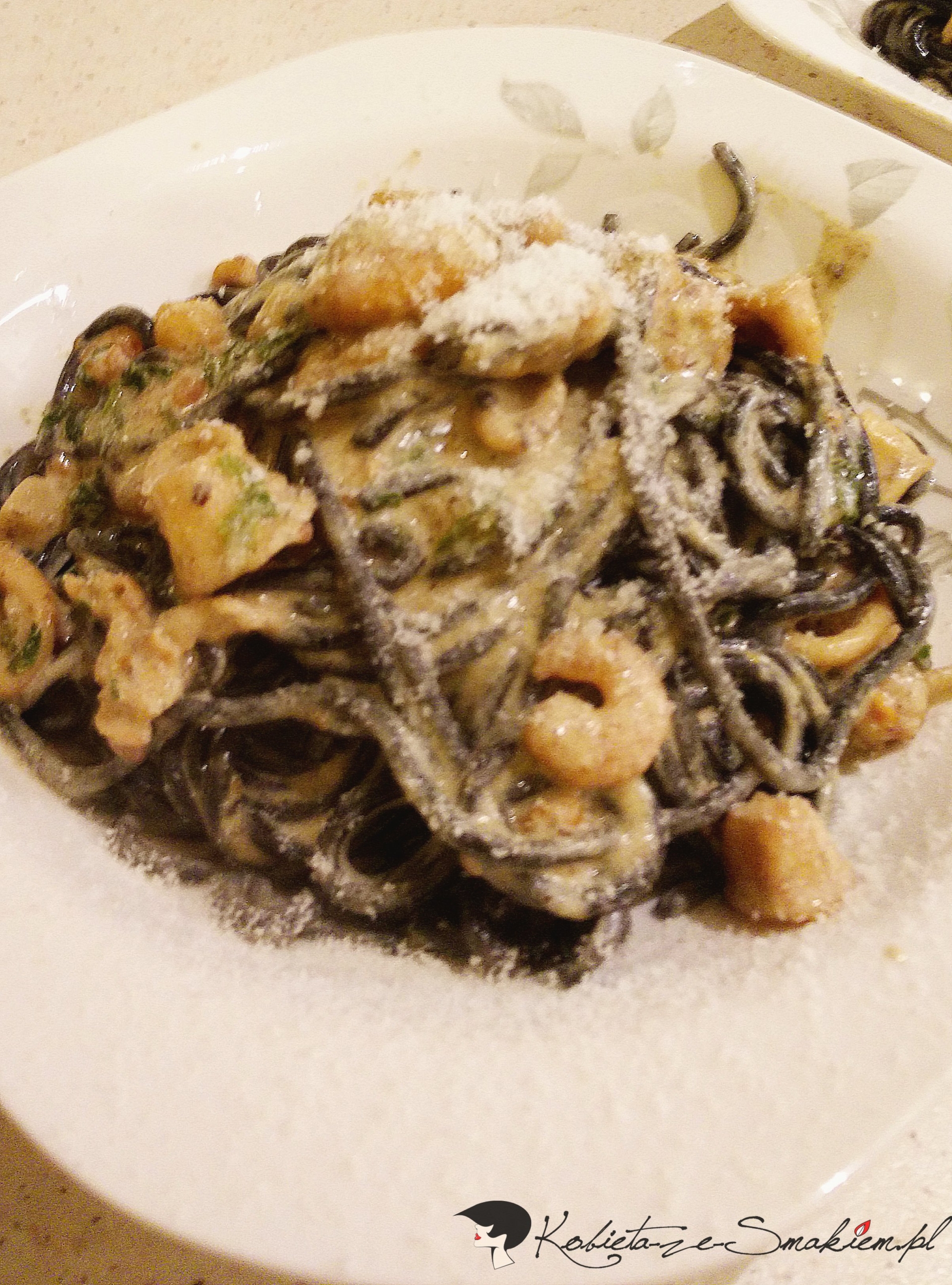 Czarne spaghetti z owocami morza — zdjęcie 3