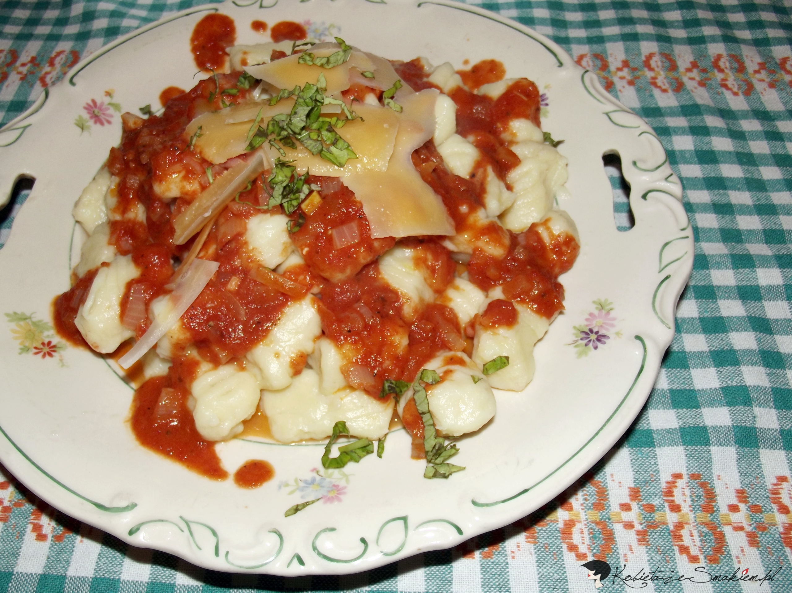 Gnocchi z sosem pomidorowo maślanym — zdjęcie 1