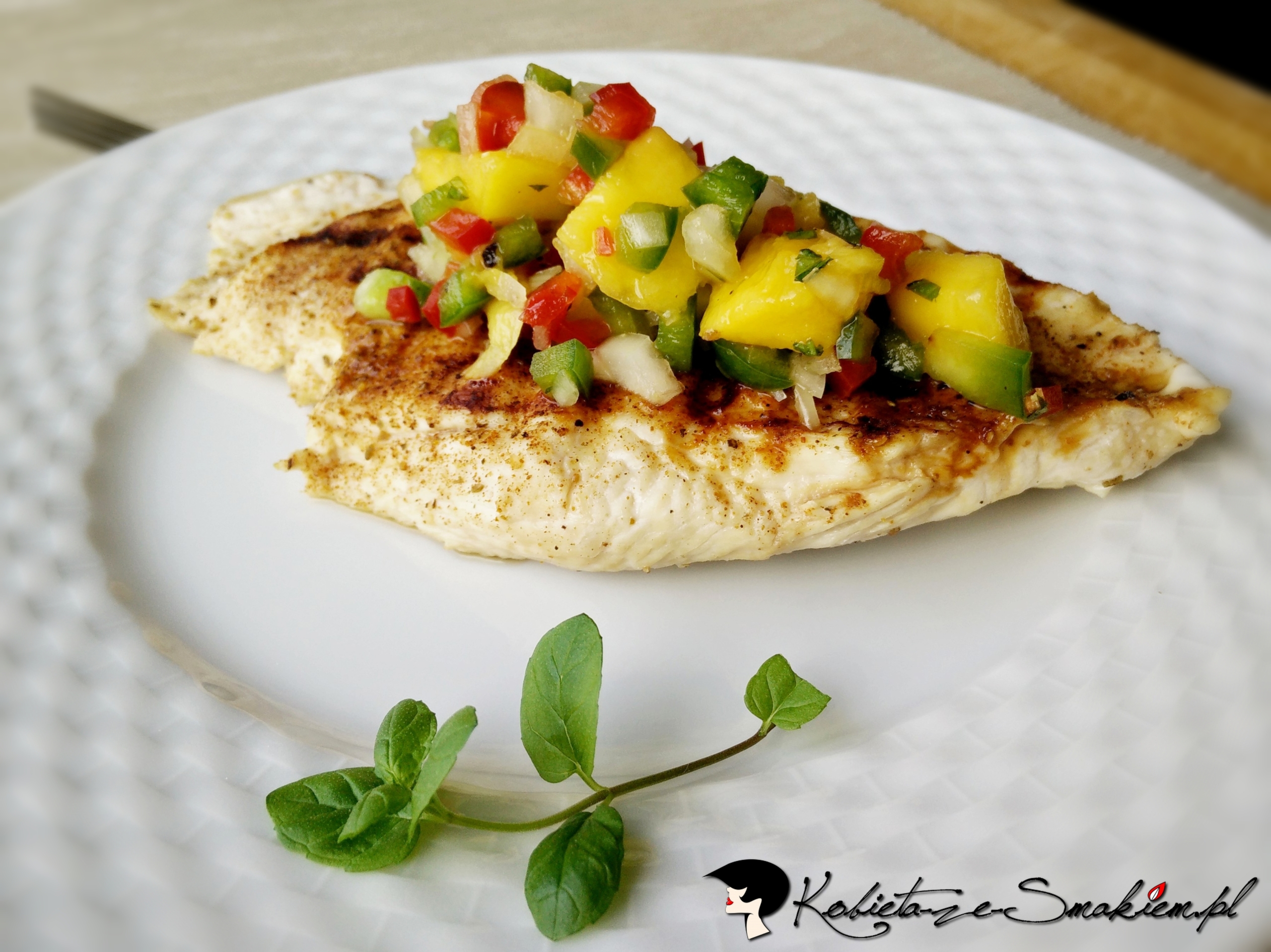 Grillowany kurczak z salsą mango — zdjęcie 1