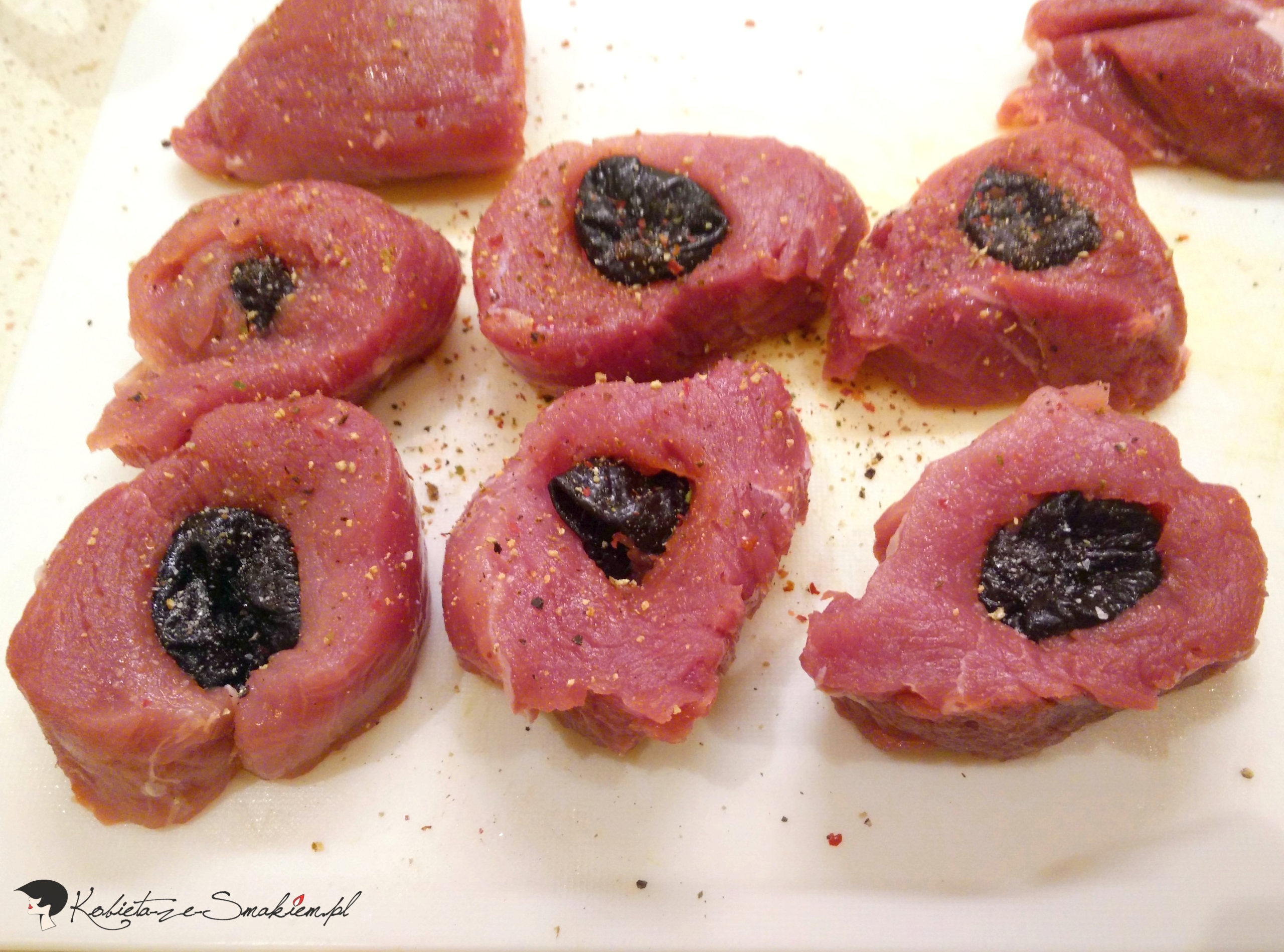 Polędwiczka ze śliwką w szynce parmeńskiej — zdjęcie 1