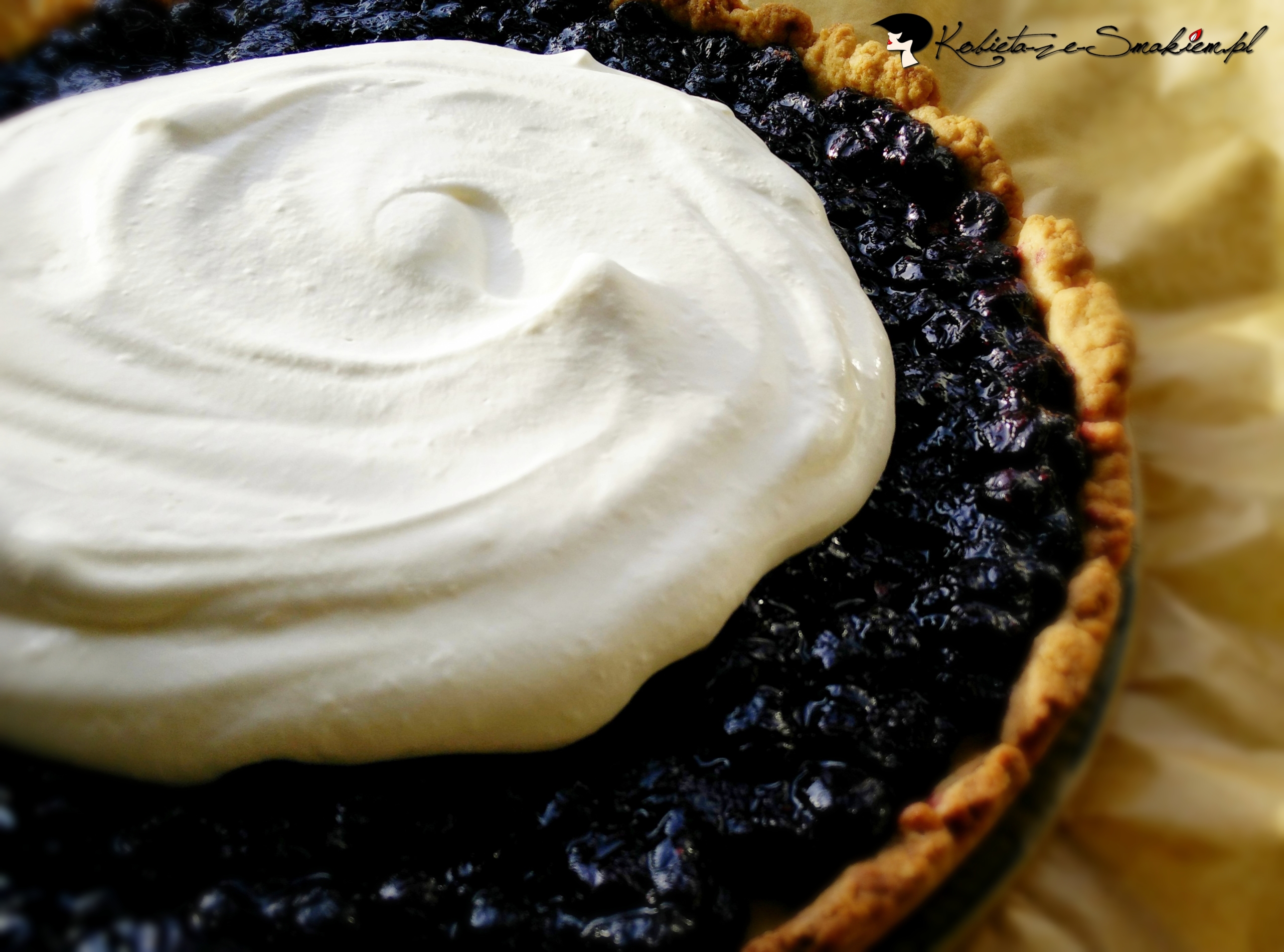 Tarta z kremem mascarpone i owocami — zdjęcie 4