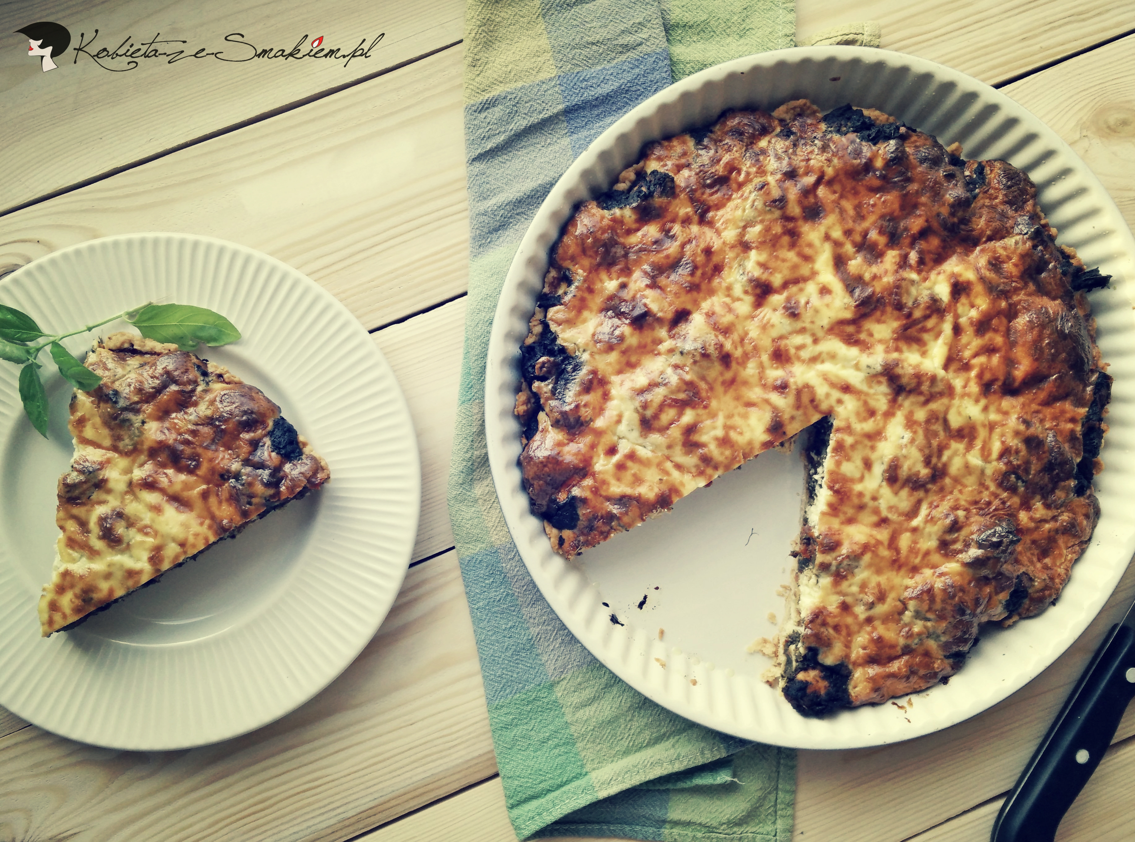 Tarta z kurczakiem suszonymi pomidorami i szpinakiem